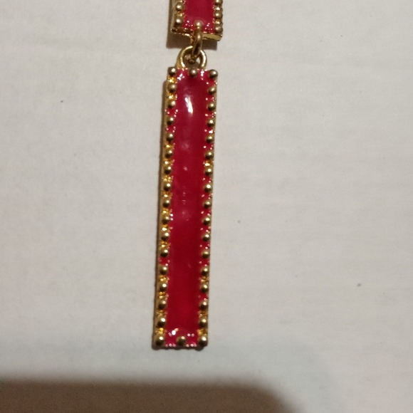 Pink and gold rectangular dangle earrings - Picture 3 of 3
